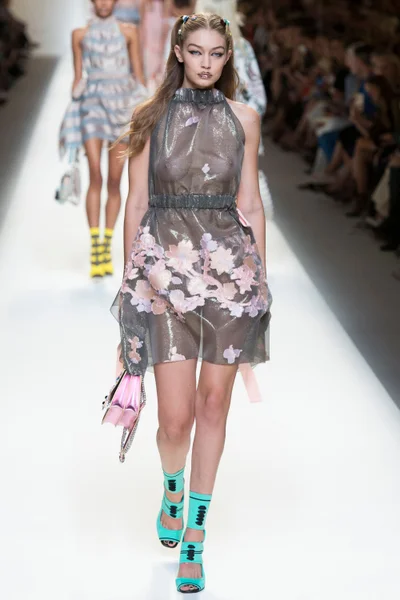 Look 48